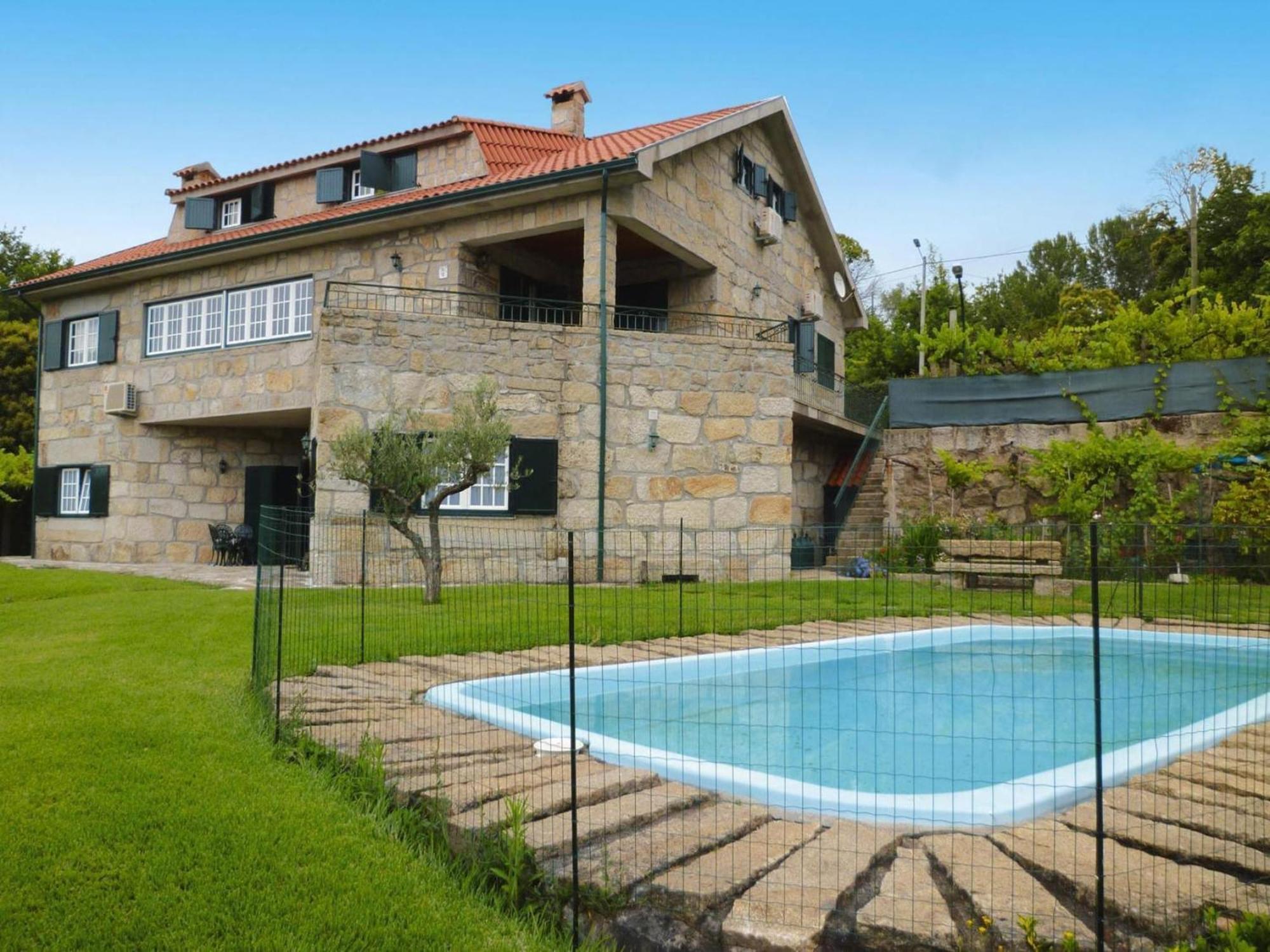holiday home, Luzim Esterno foto