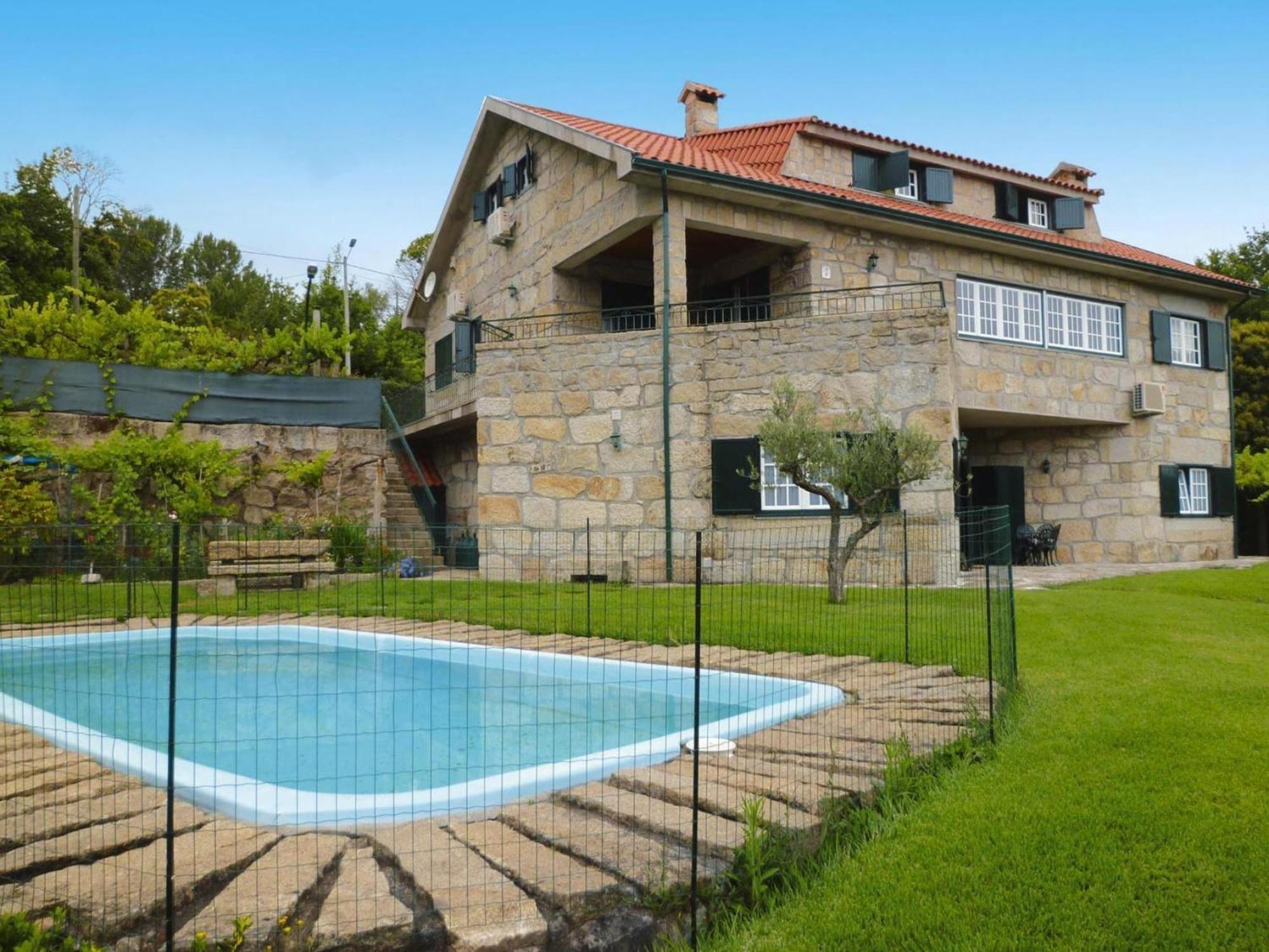 holiday home, Luzim Esterno foto