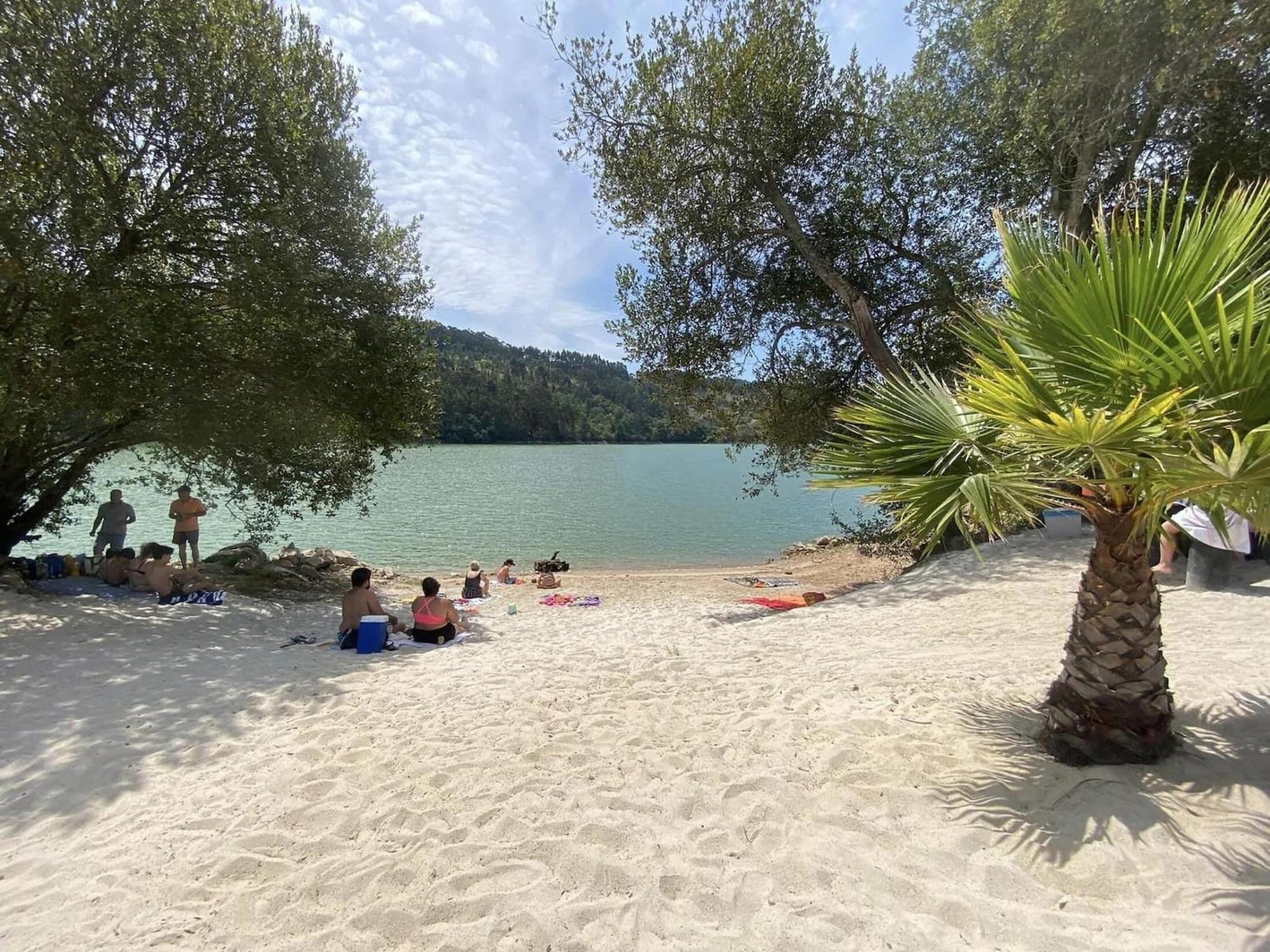 holiday home, Luzim Esterno foto