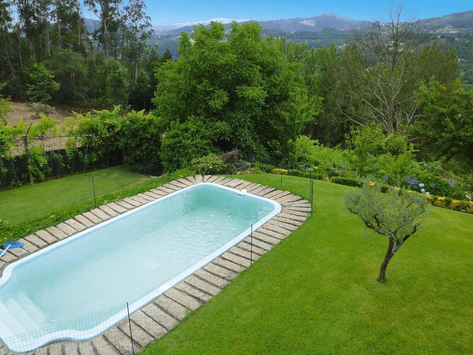 holiday home, Luzim Esterno foto